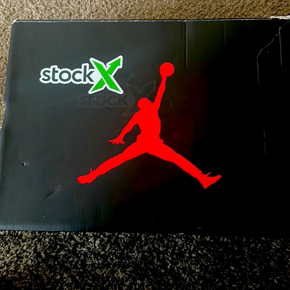 Just like new. Only worn indoors. An awesome deal. - Picture 5 of 6